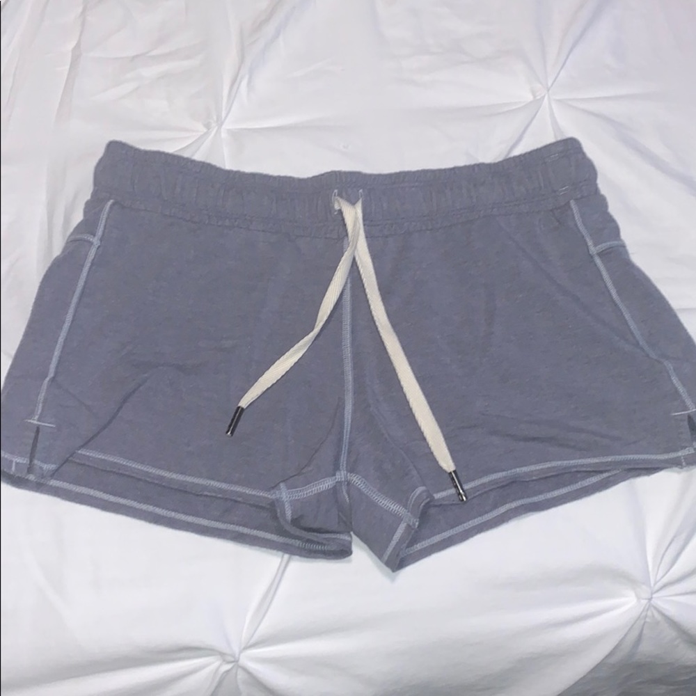 Lululemon shorts size 4